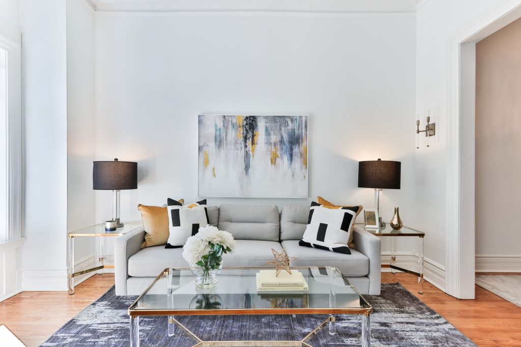 minimalist color living room art
